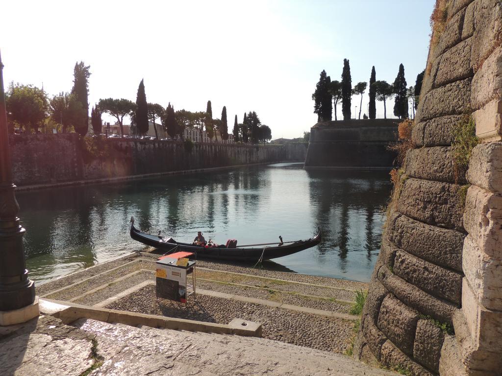 Anfite Apartments Aleardi Peschiera del Garda Buitenkant foto