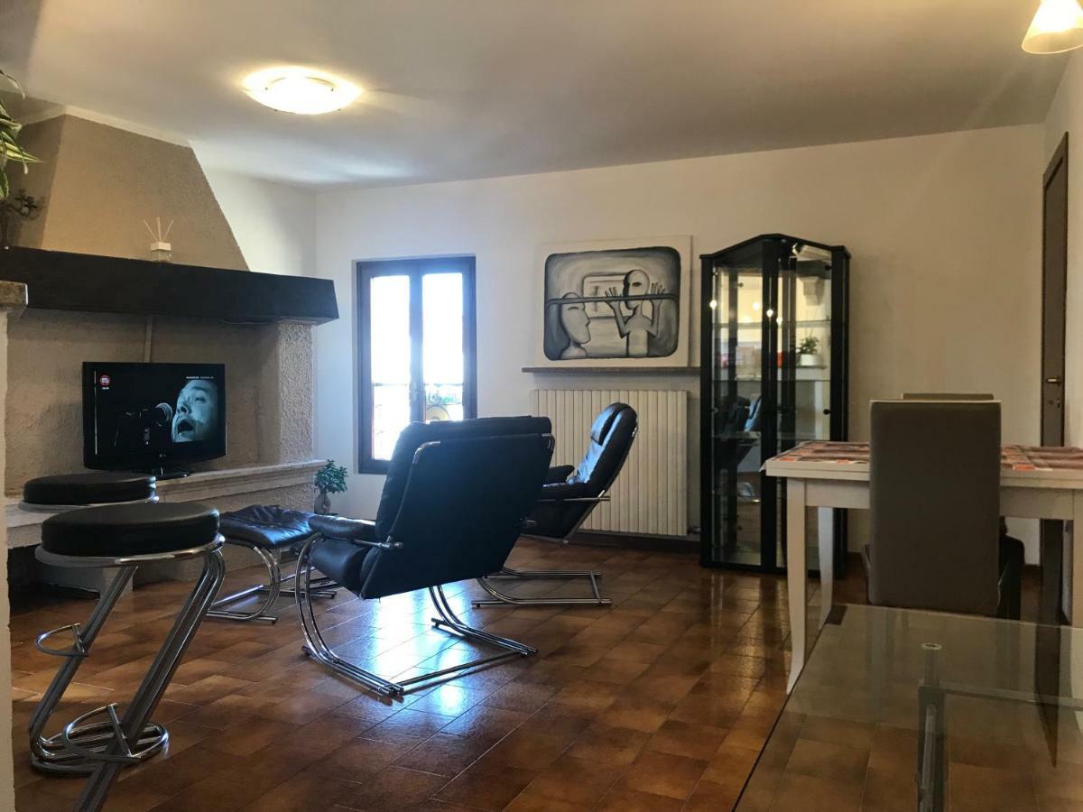 Anfite Apartments Aleardi Peschiera del Garda Buitenkant foto