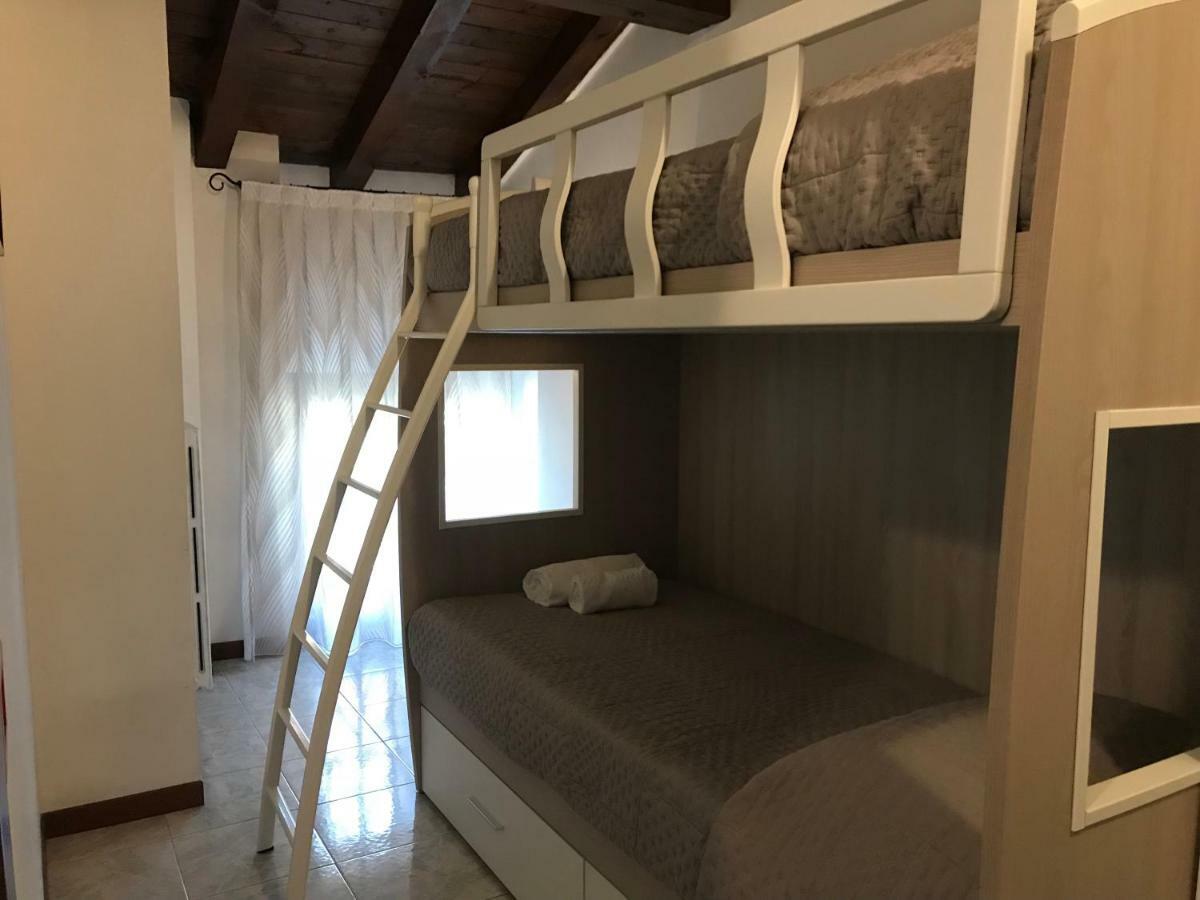 Anfite Apartments Aleardi Peschiera del Garda Buitenkant foto
