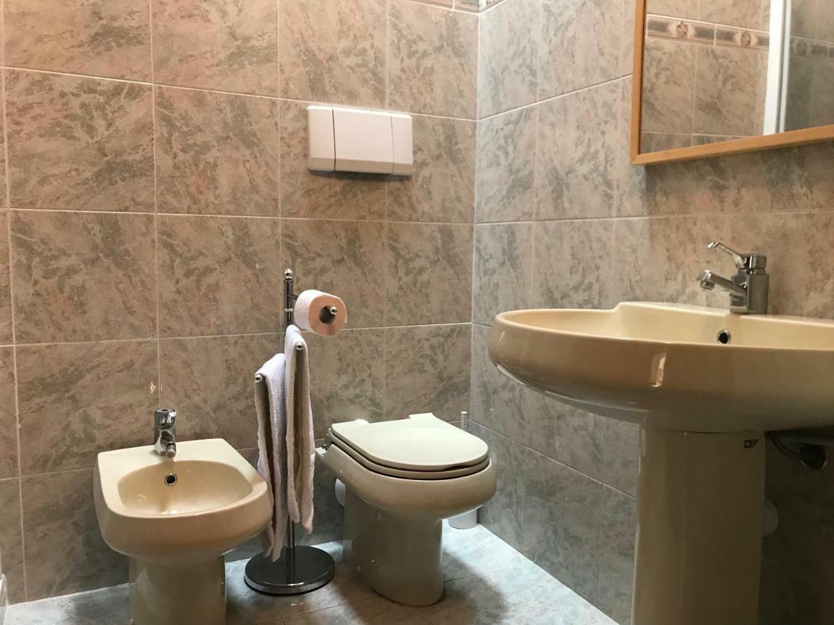 Anfite Apartments Aleardi Peschiera del Garda Buitenkant foto