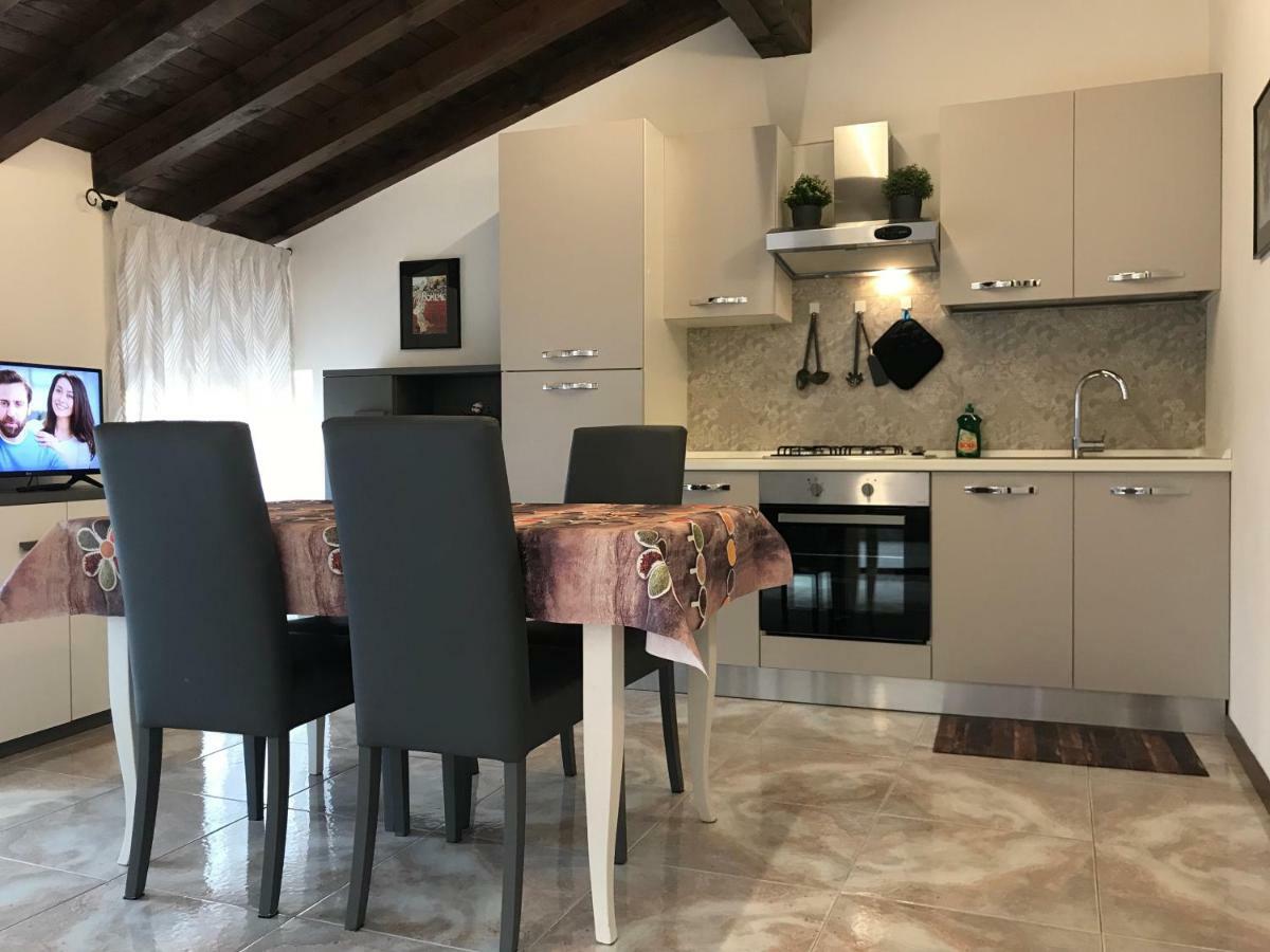 Anfite Apartments Aleardi Peschiera del Garda Buitenkant foto