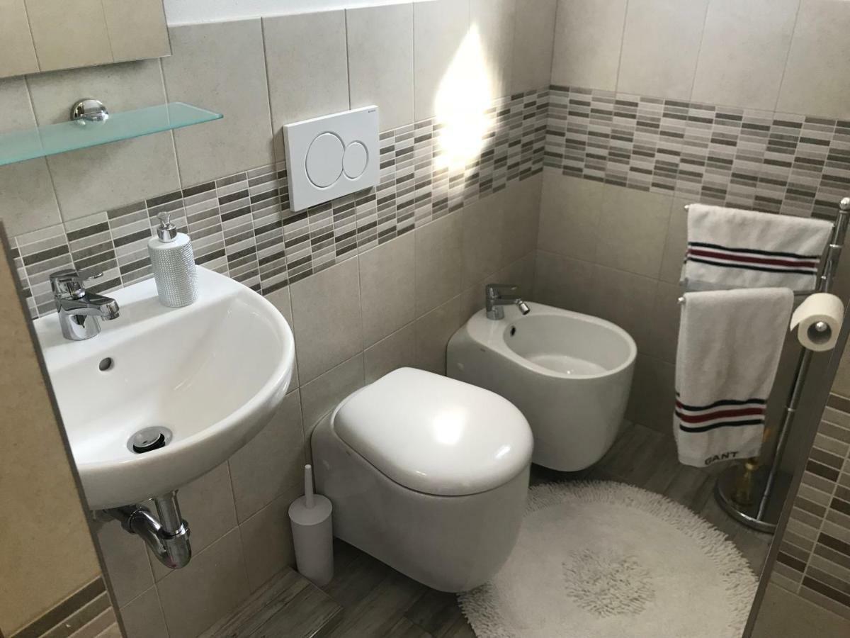 Anfite Apartments Aleardi Peschiera del Garda Buitenkant foto