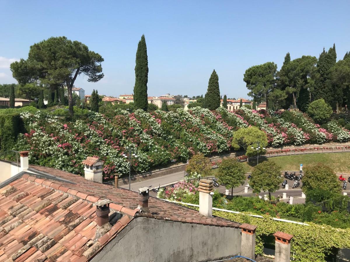 Anfite Apartments Aleardi Peschiera del Garda Buitenkant foto